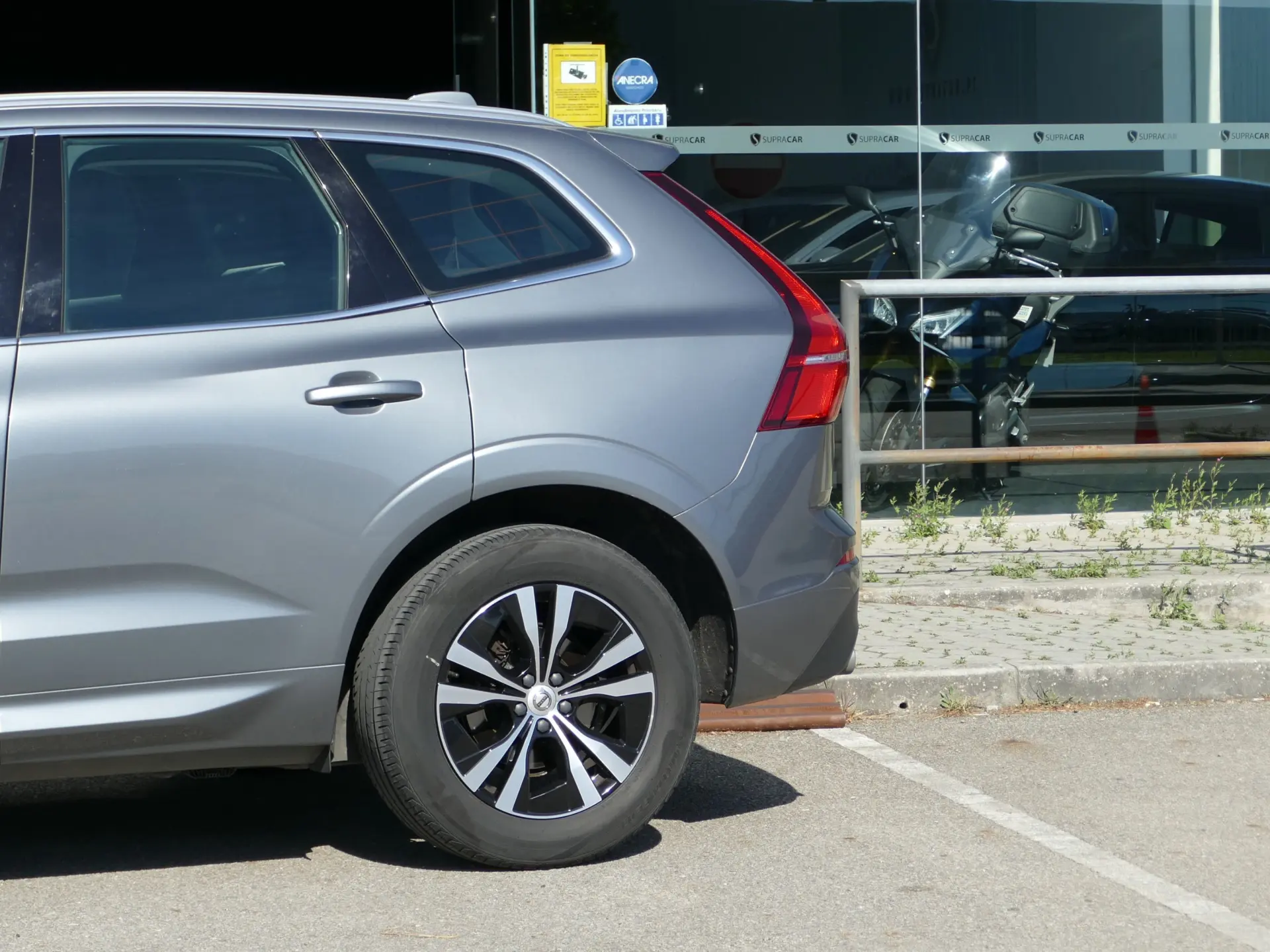 Volvo XC 60 2.0 D4 Momentum Geartronic 16