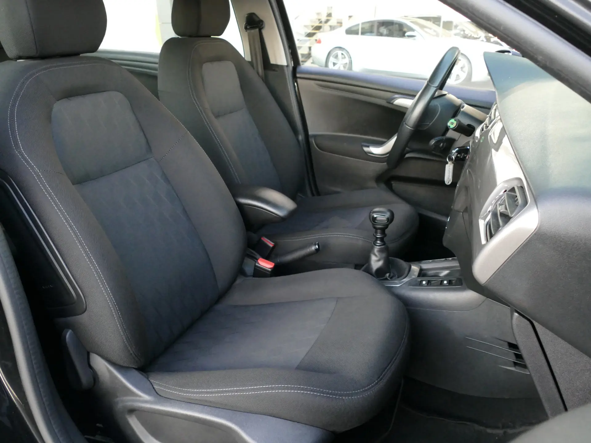 Citroen C-Elysée 1.5 BlueHDi Shine 28