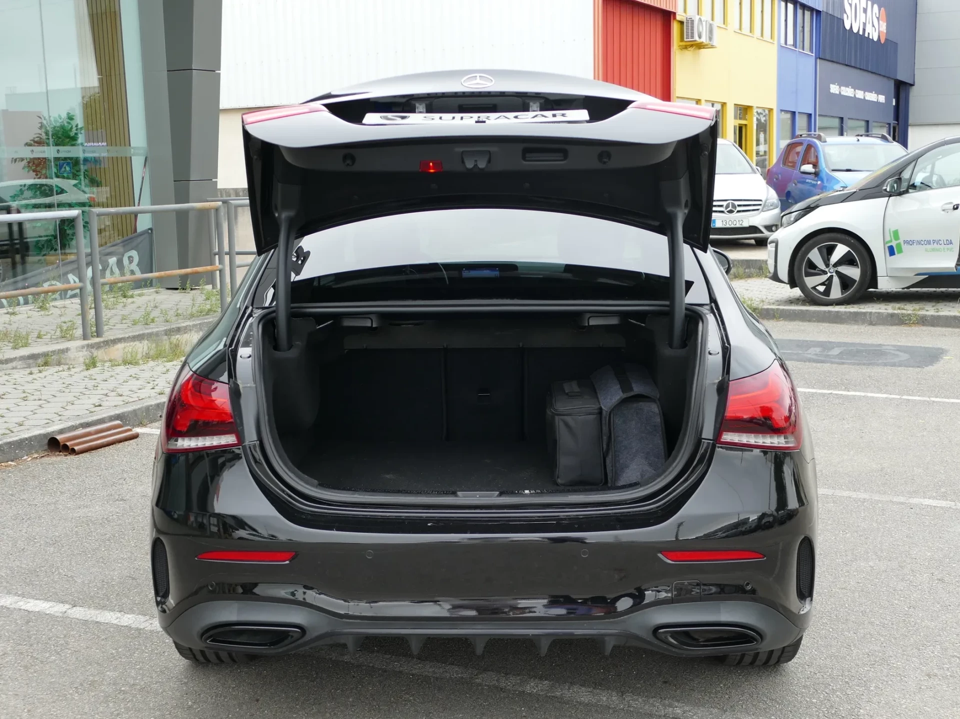 Mercedes-Benz A 250 Limousine e AMG Line 6
