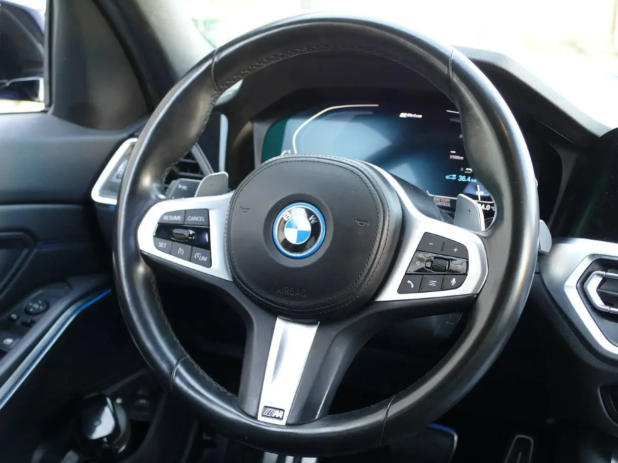 BMW 330 e Pack Desportivo M Auto 35