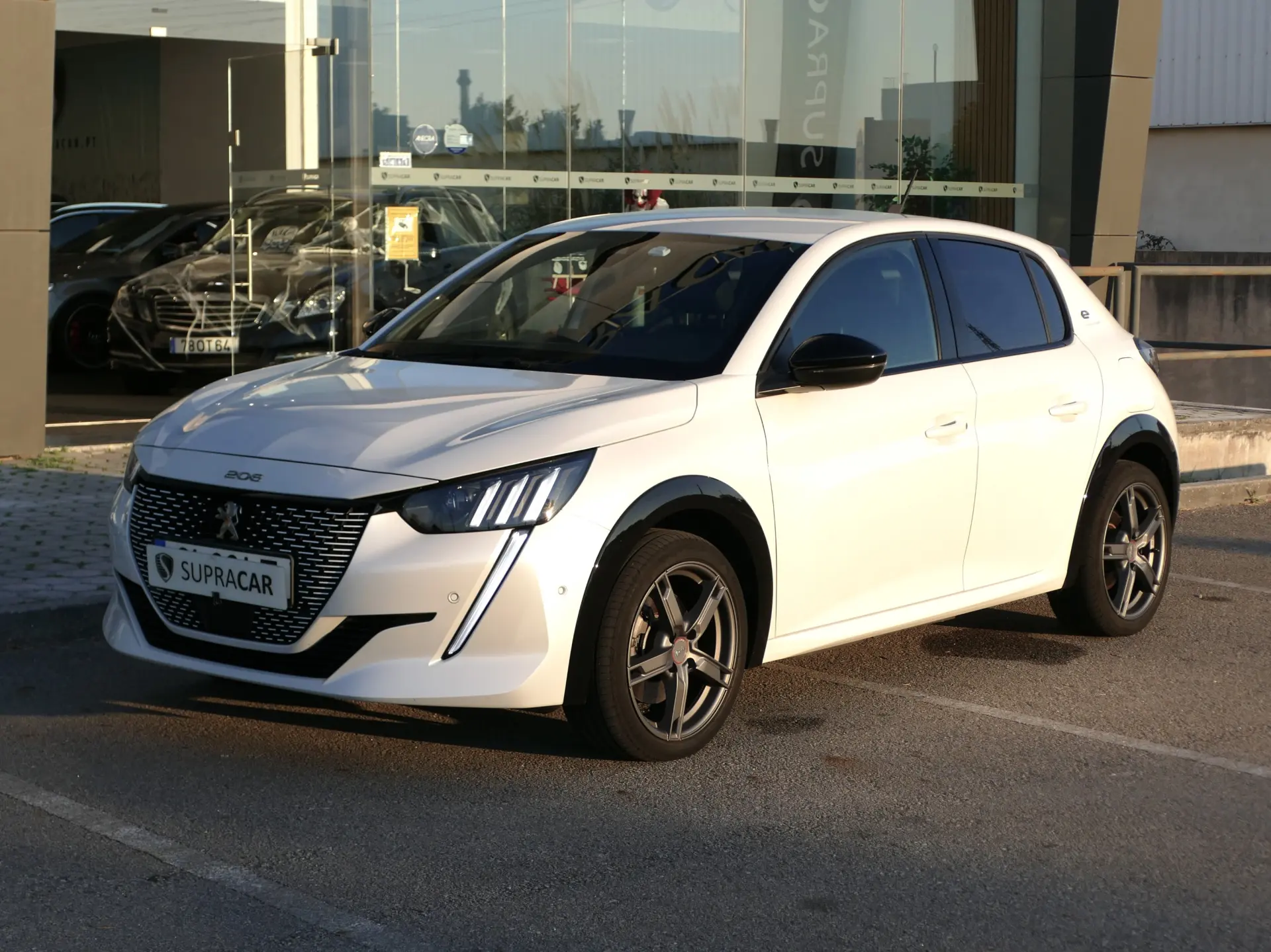 Peugeot e-208 50 kWh GT 1