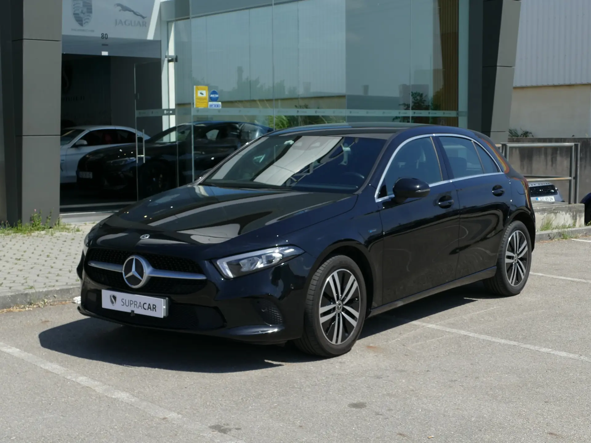 Mercedes-Benz A 250 e Progressive 1