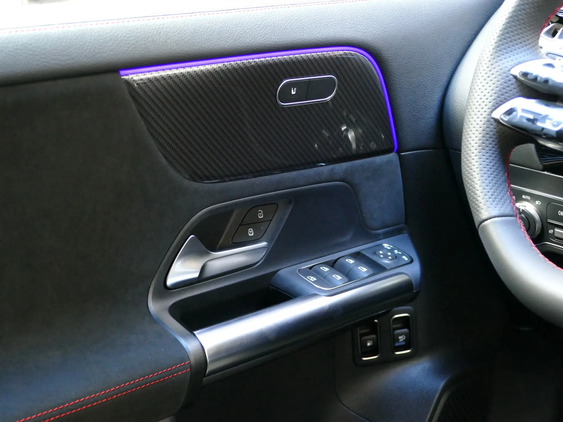 Mercedes-Benz GLA 250 e AMG Line 33