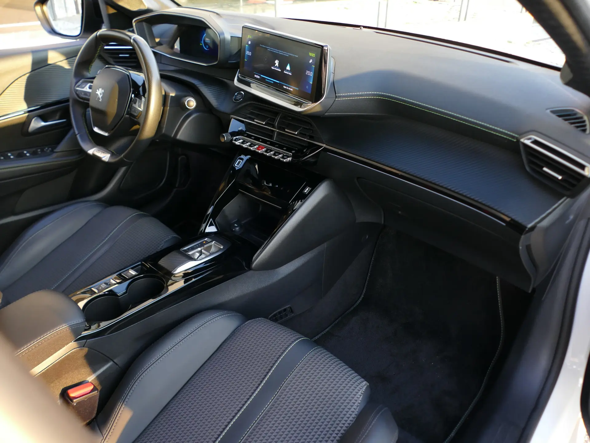 Peugeot e-208 50 kWh GT 26