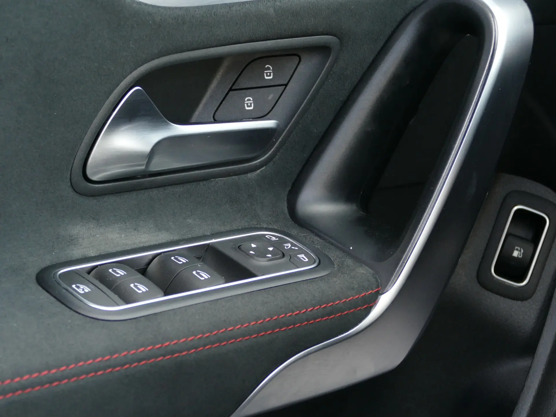 Mercedes-Benz CLA 250 e Shooting Brake AMG Line 41