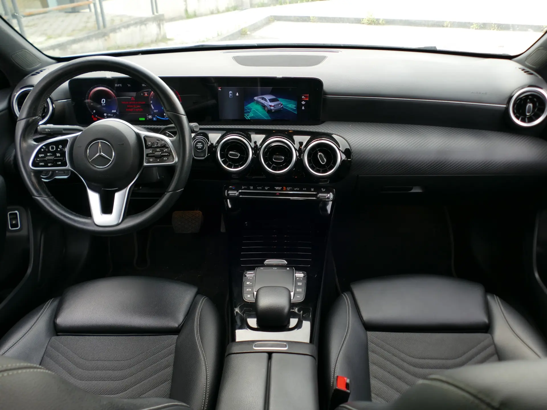 Mercedes-Benz A 250 Limousine e Style Plus 33