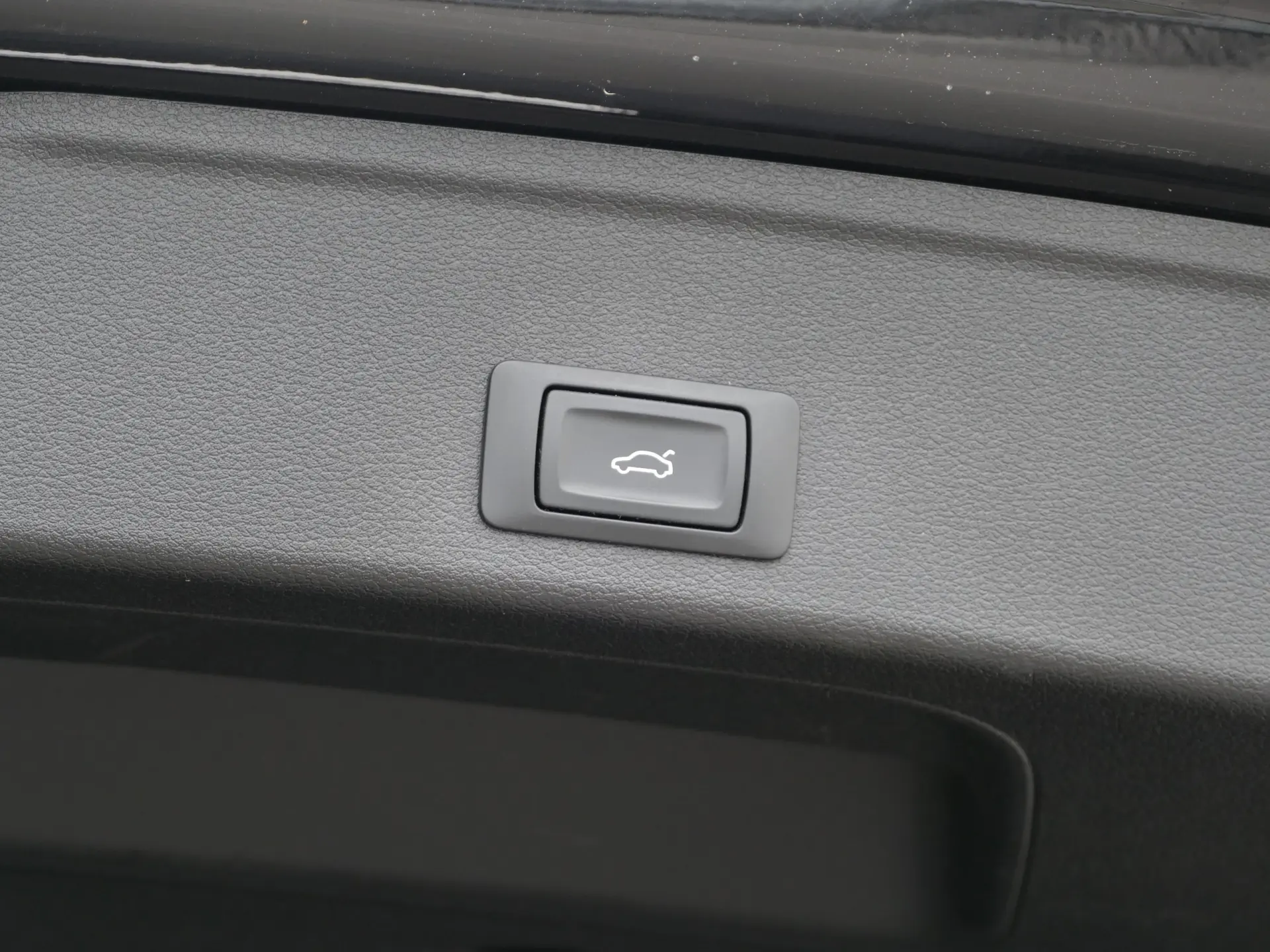 Audi A4 Avant 40 TDI Sport S tronic 10