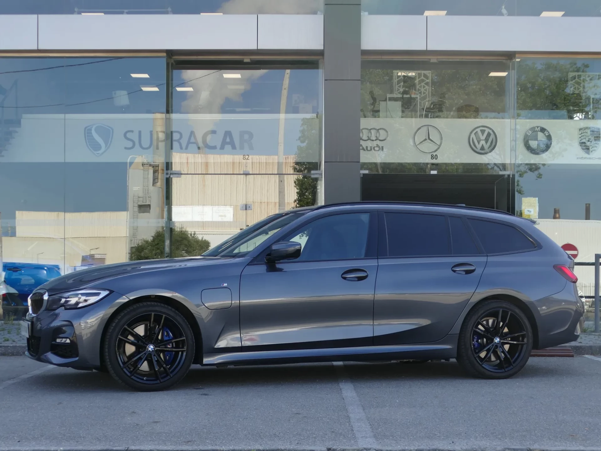 BMW 330 e Touring Pack M Auto 39