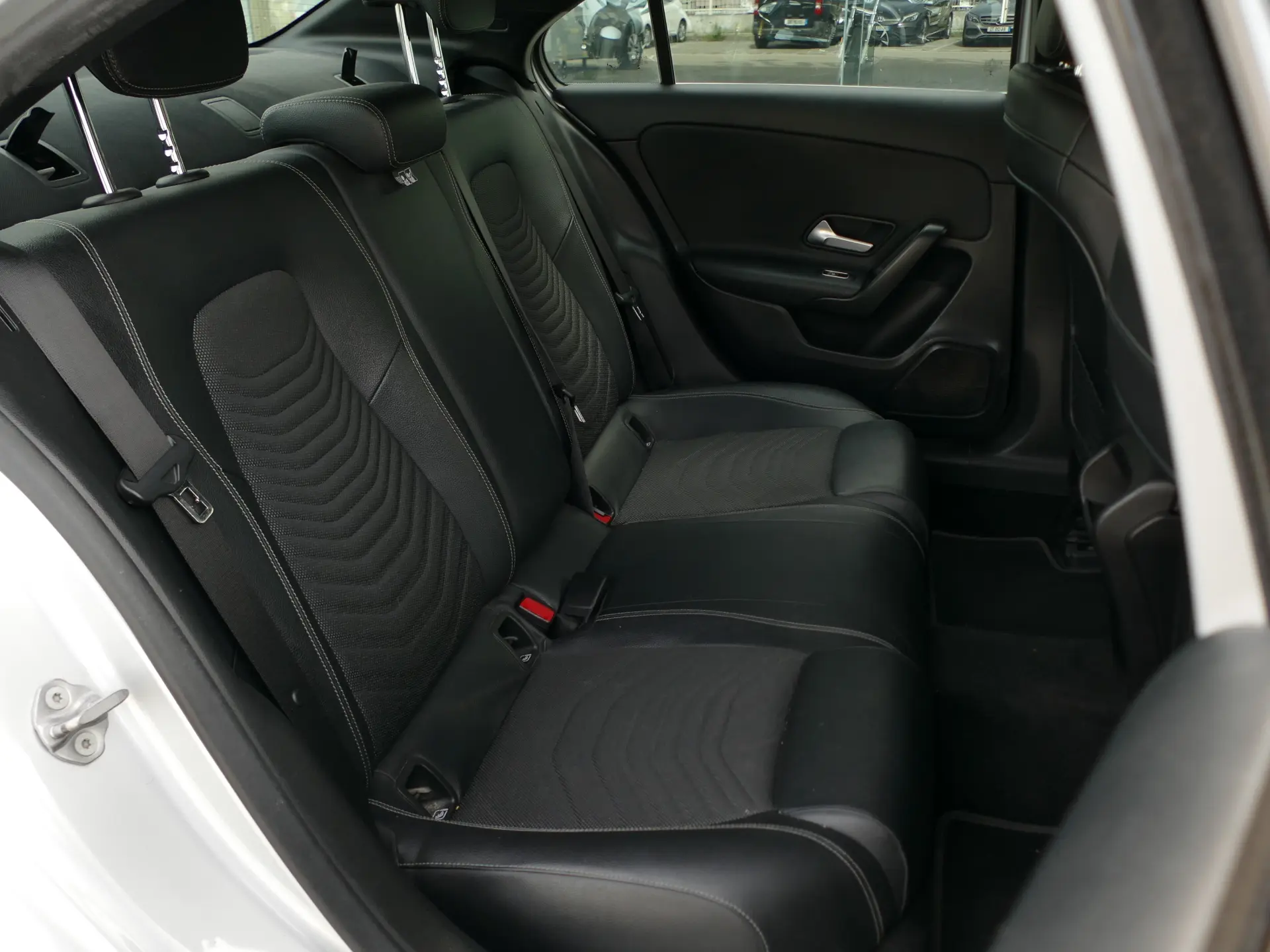 Mercedes-Benz A 250 Limousine e Style Plus 28