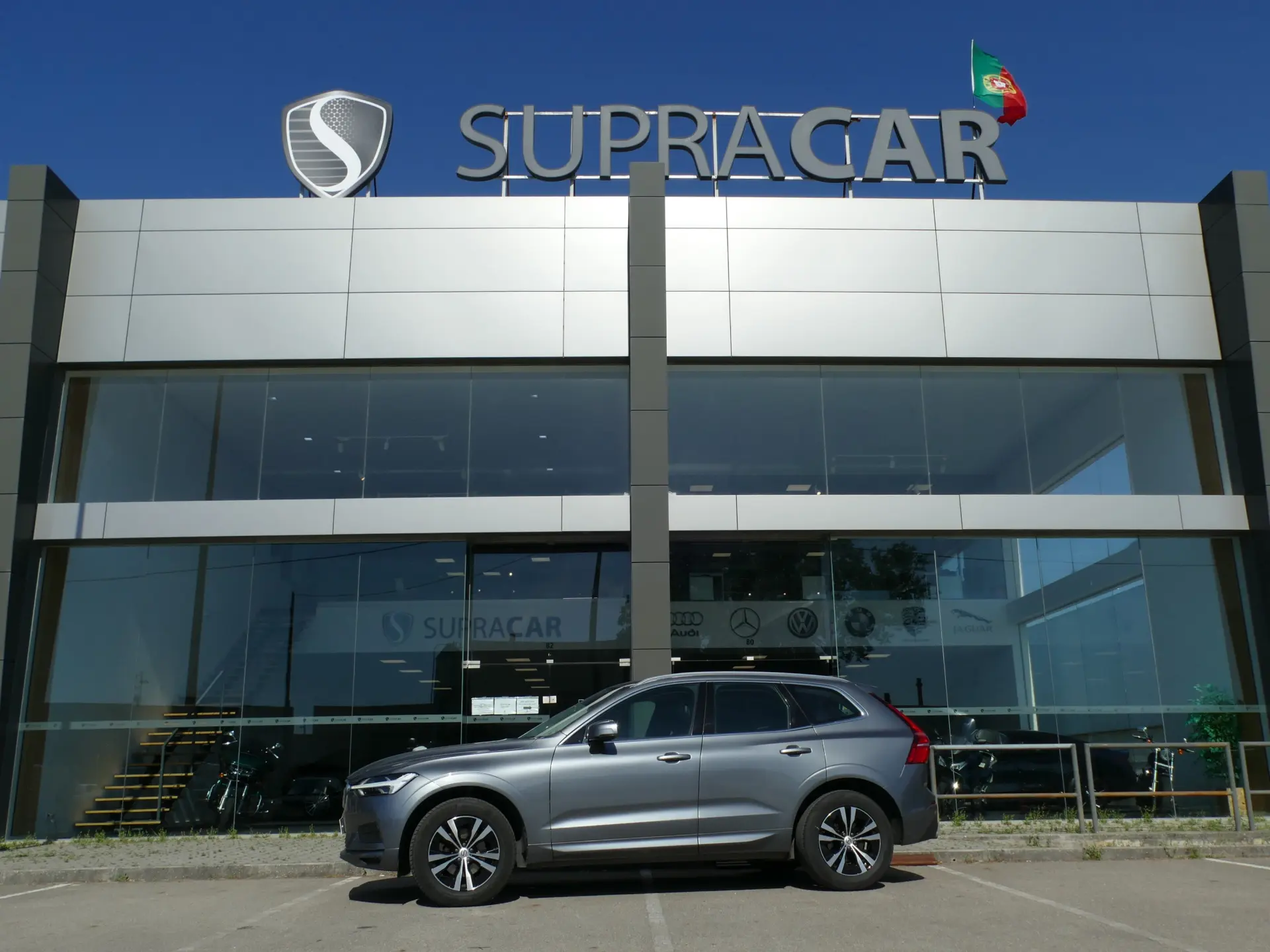 Volvo XC 60 2.0 D4 Momentum Geartronic 42