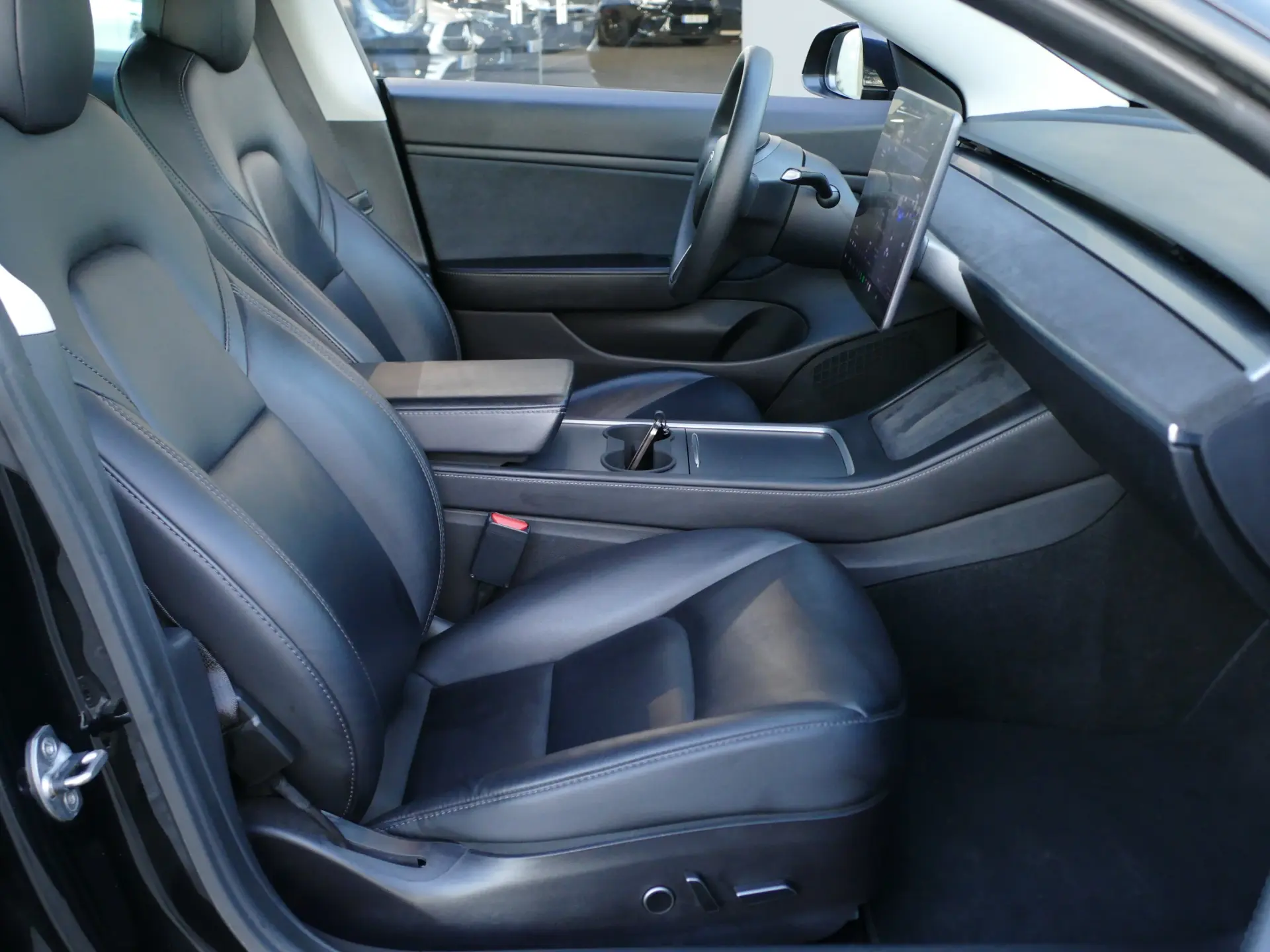 Tesla Model 3 Performance Dual Motor AWD 27