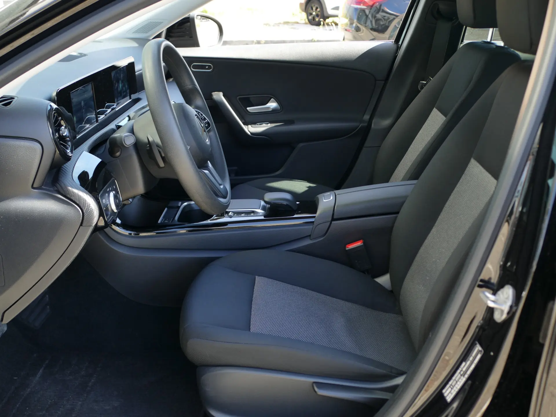 Mercedes-Benz A 250 Limousine e Style Plus 26