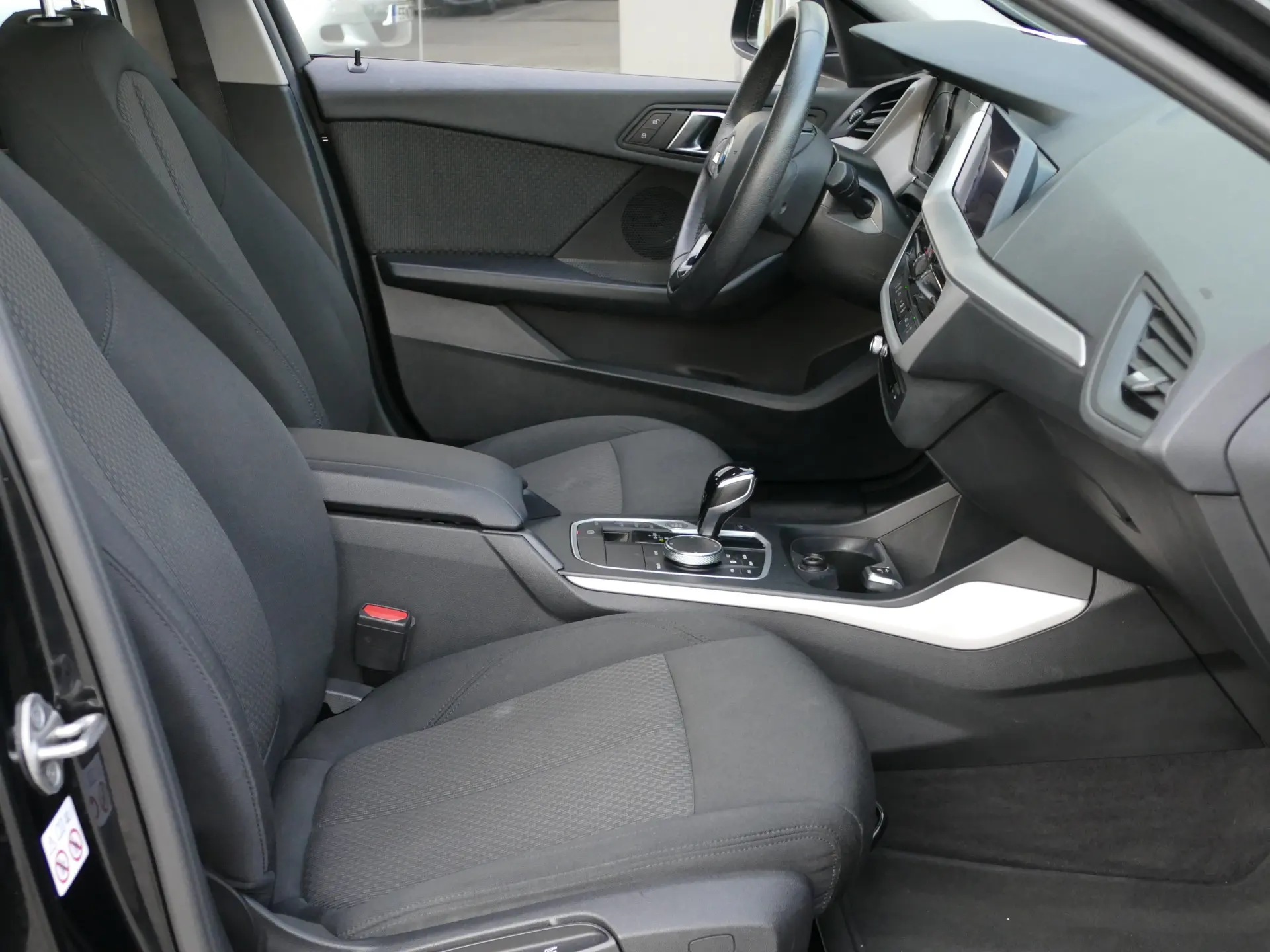 BMW 116 d Corporate Edition Auto 28