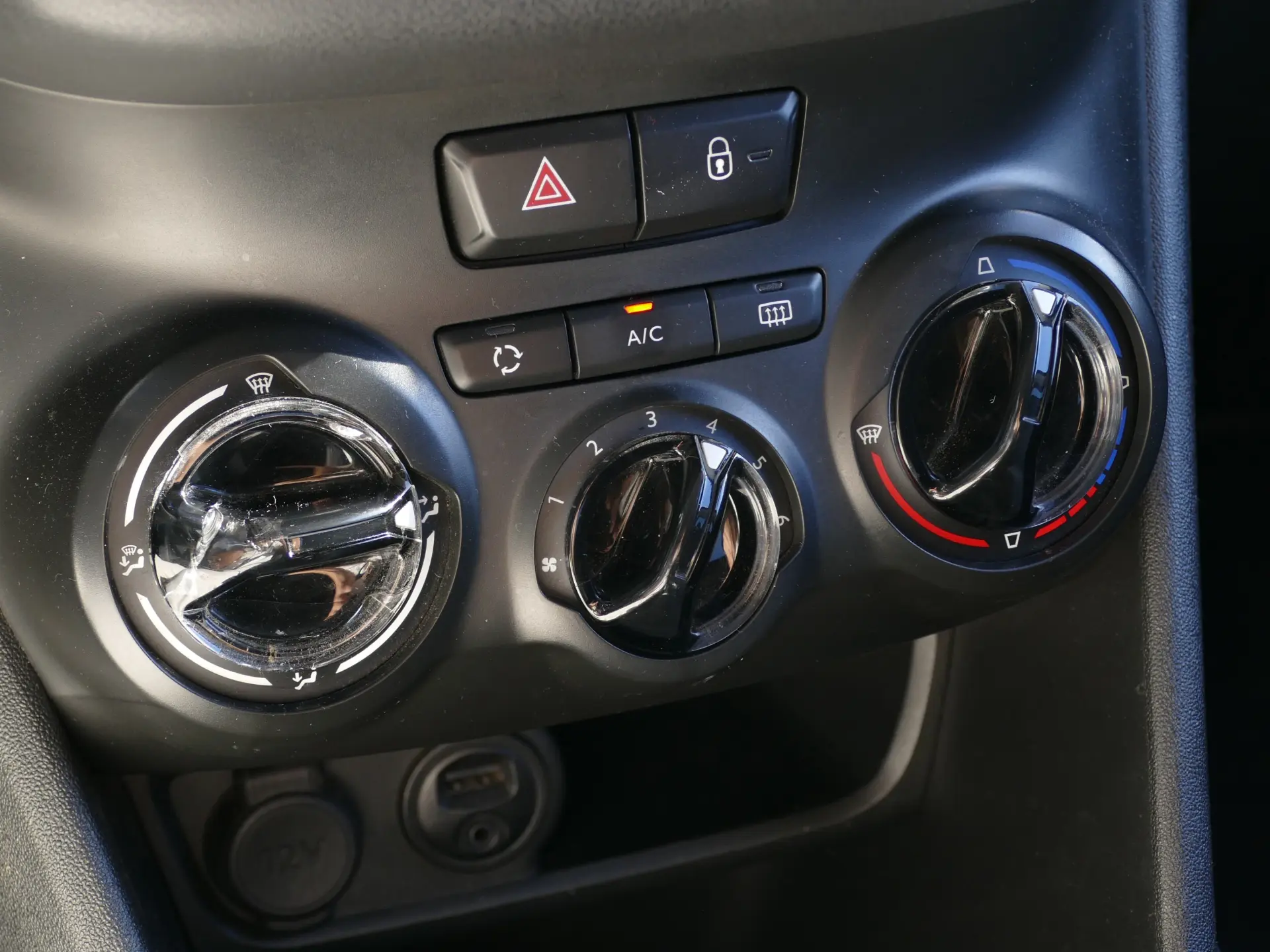 Peugeot 208 1.4 HDi Active 21