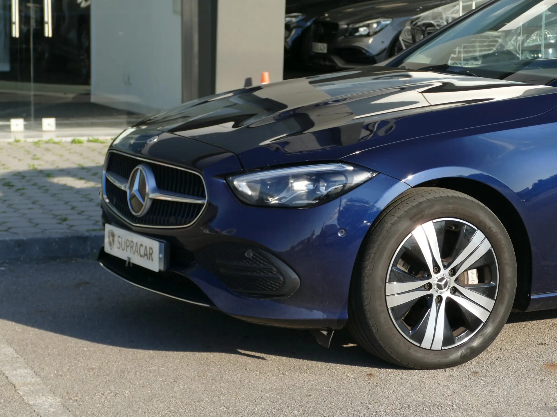 Mercedes-Benz C 300 e Avantgarde 3