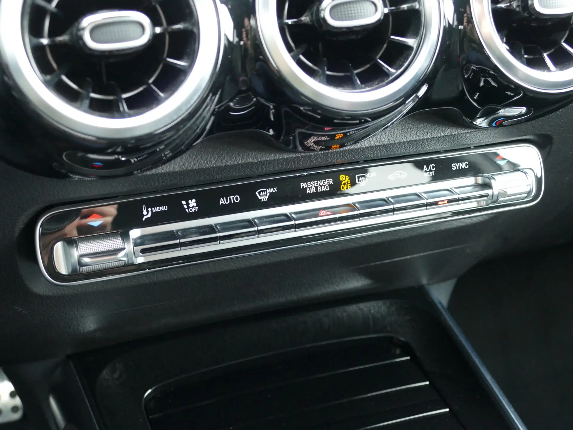 Mercedes-Benz GLB 180 d AMG Line 24