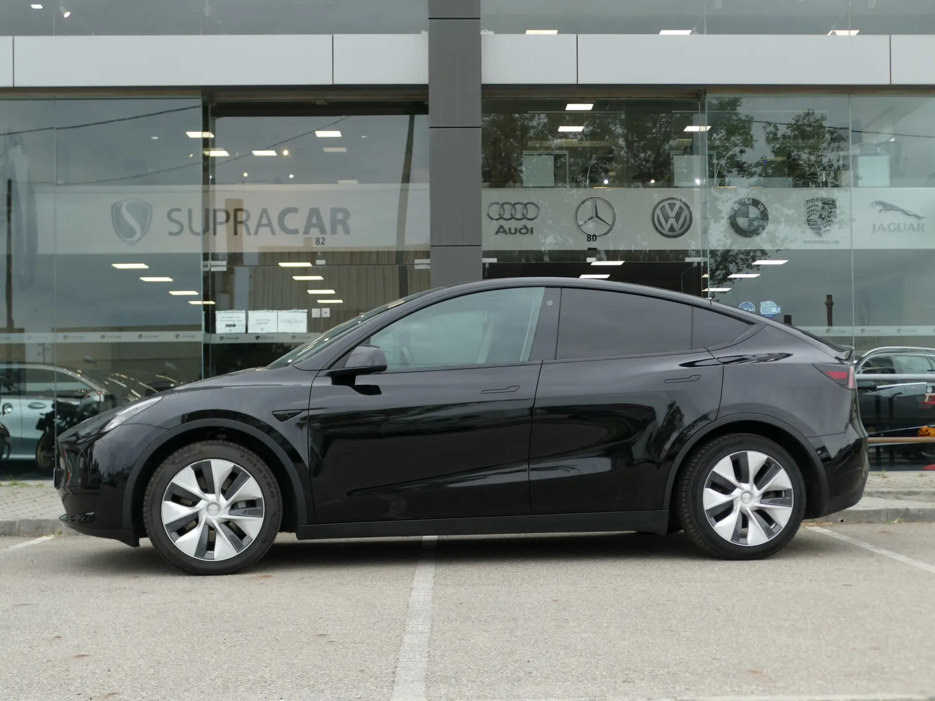 Tesla Model Y Standard 18
