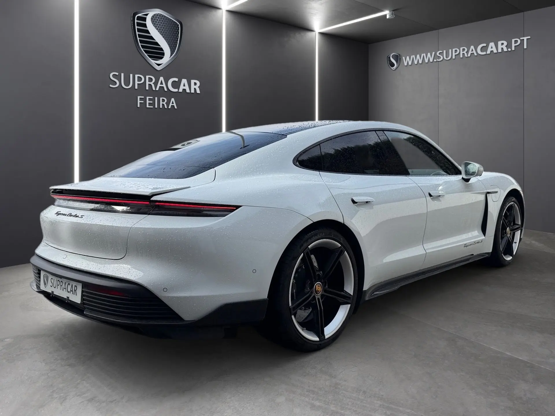 Porsche Taycan Turbo S 4
