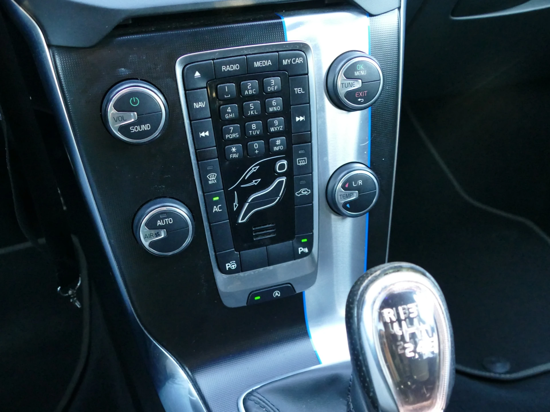 Volvo V40 2.0 D2 R-Design Momentum 22