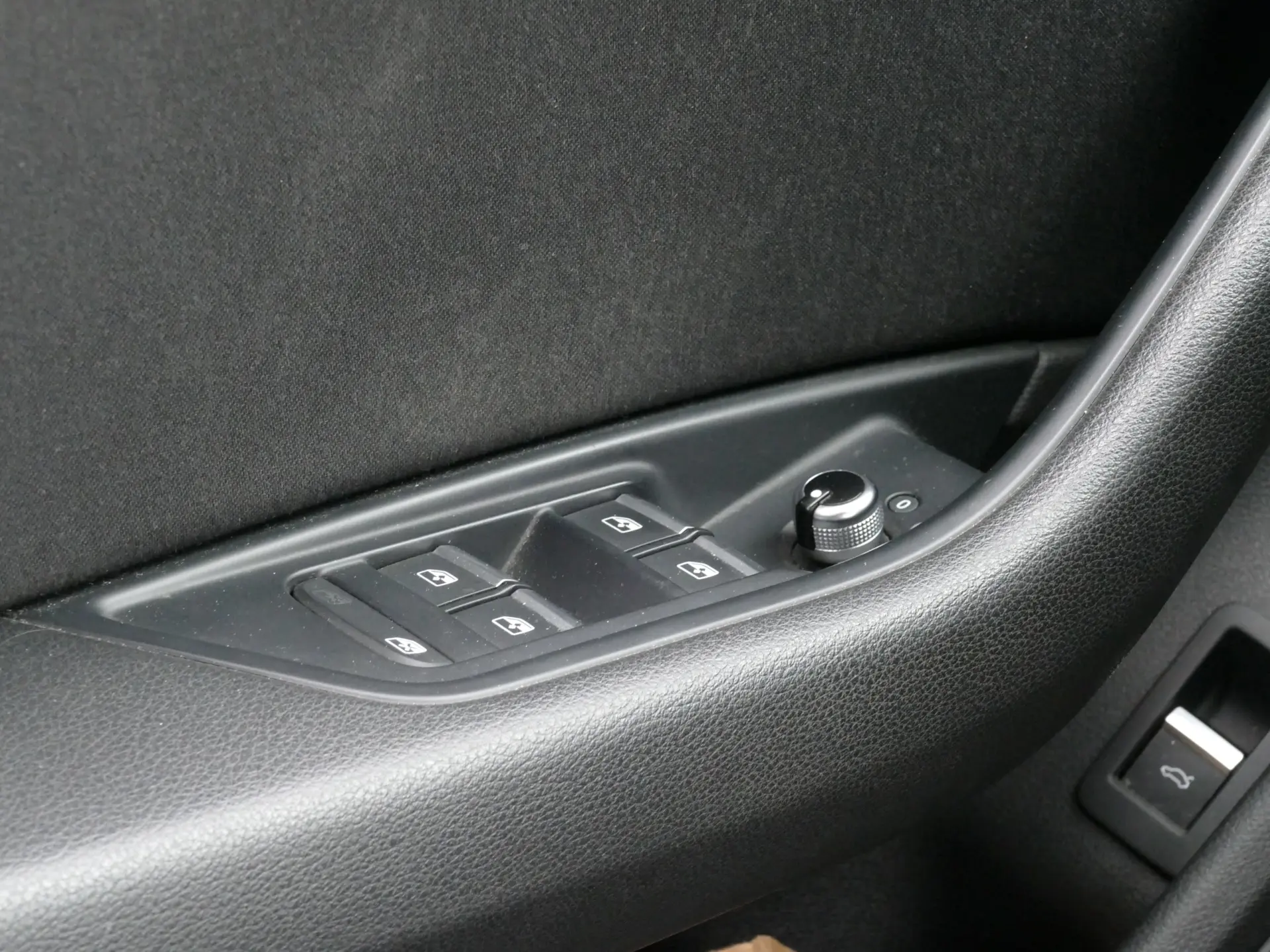 Audi A4 Avant 40 TDI Sport S tronic 33