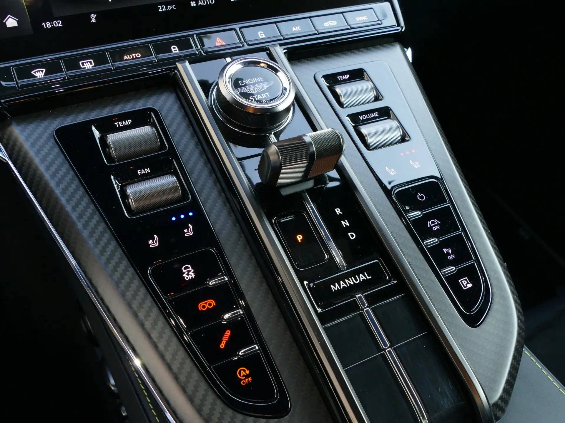 Aston Martin Vantage Coupe V8 29