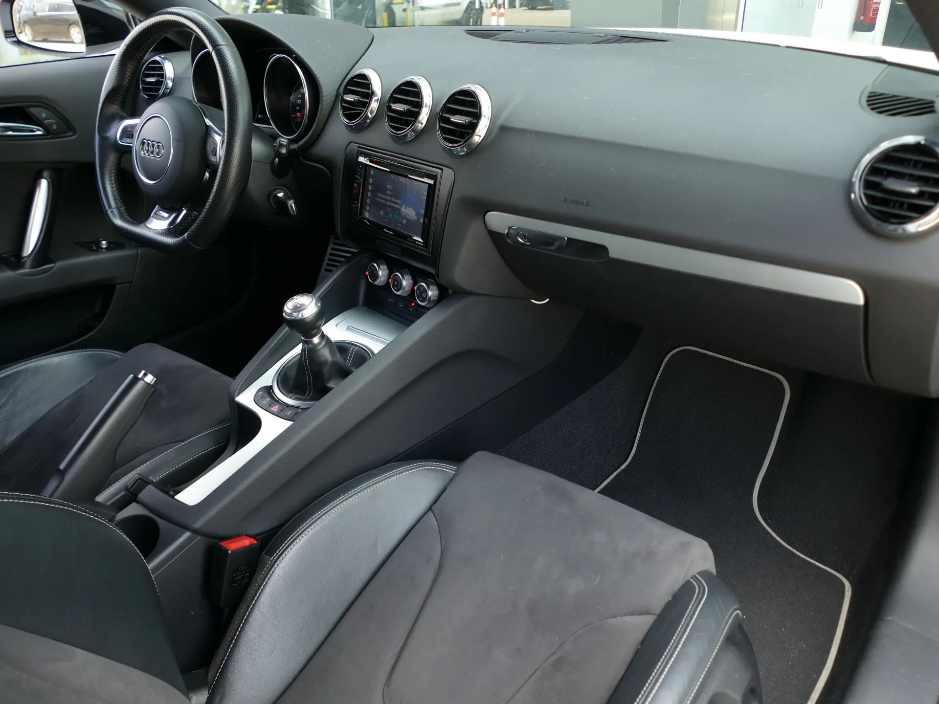 Audi TT RS Coupé Plus 2.5 TFSi quattro 32