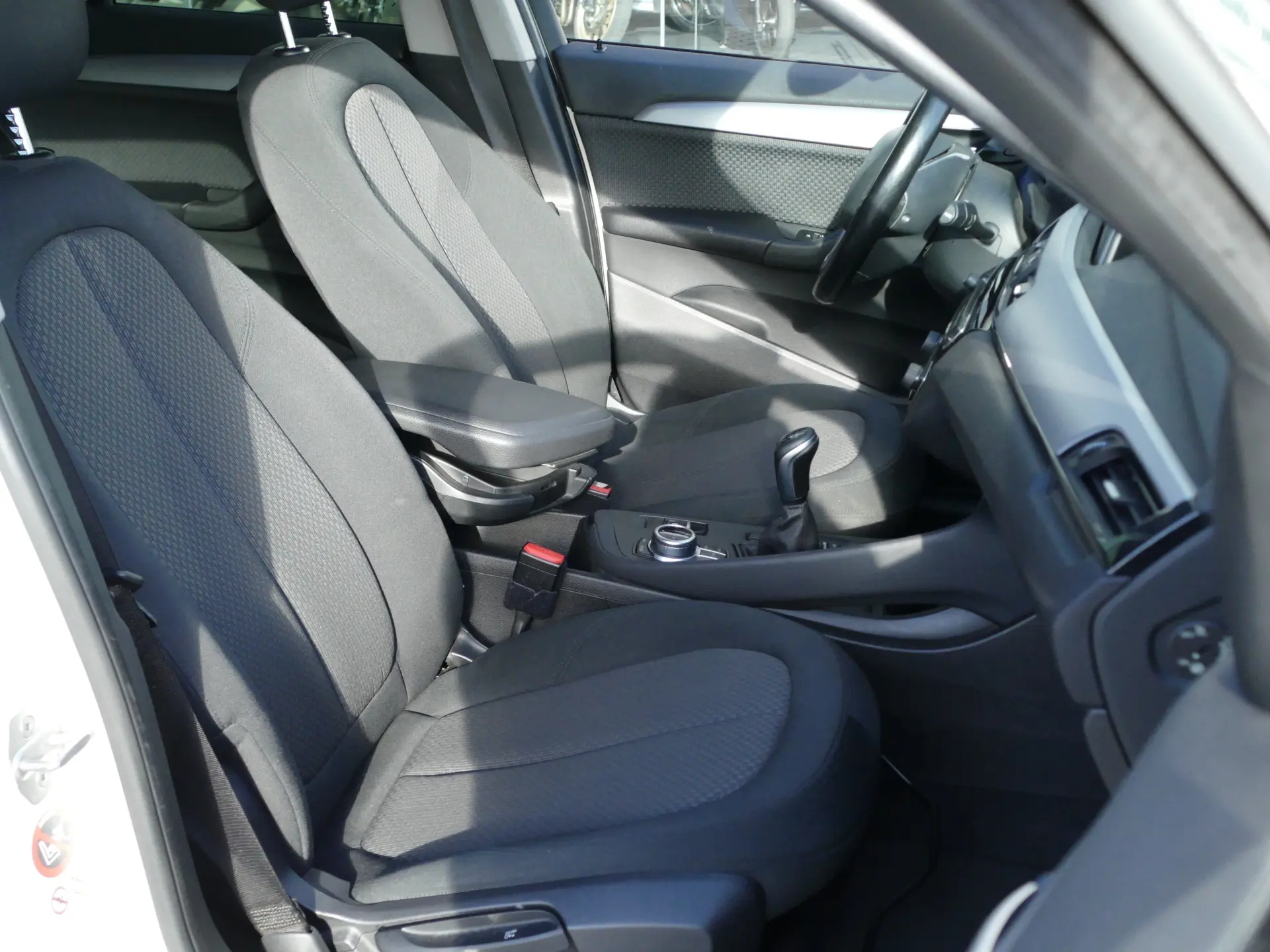 BMW X1 16 d sDrive Advantage 32