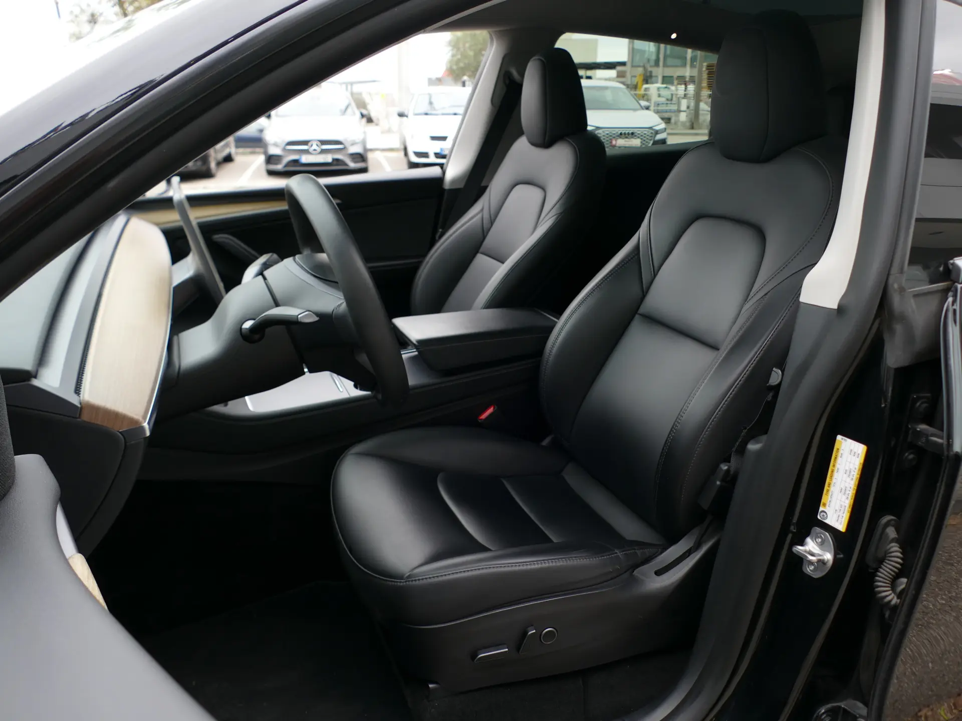 Tesla Model Y Standard 23