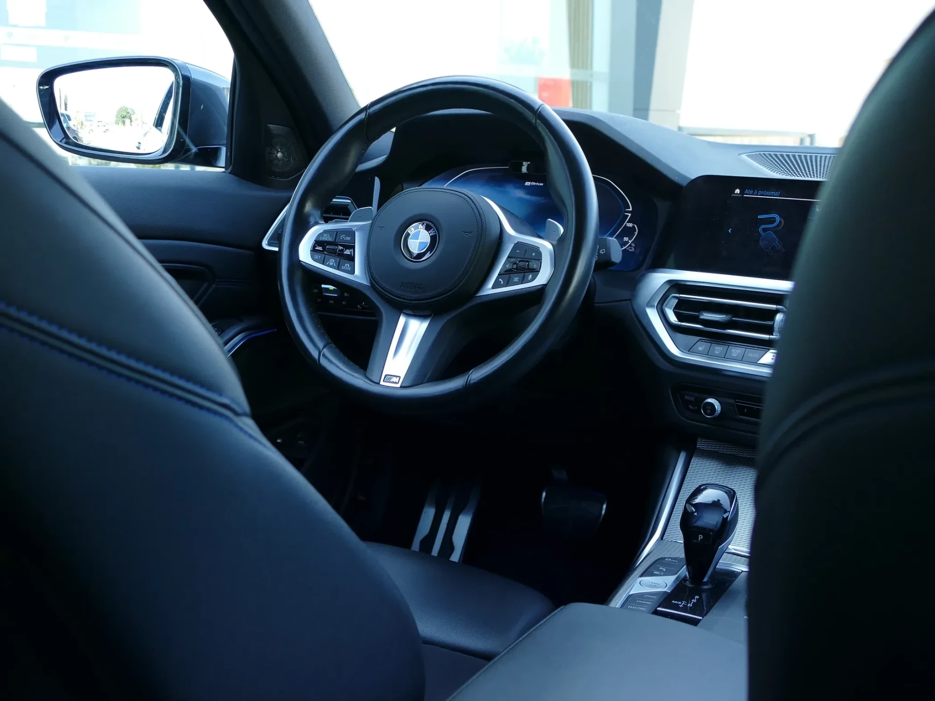 BMW 330 e Touring Pack M Auto 37