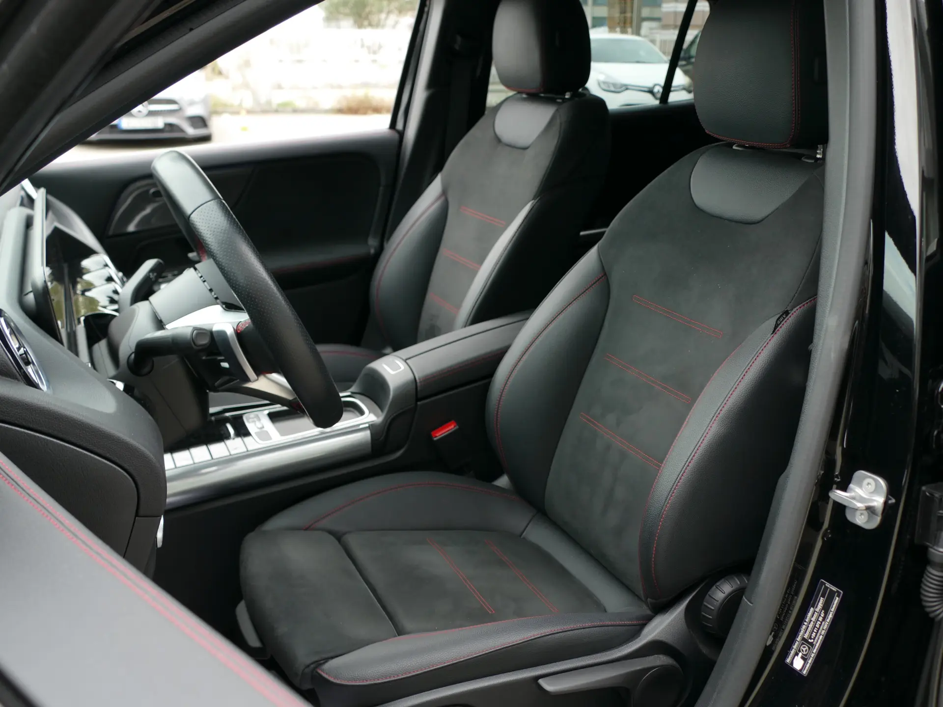 Mercedes-Benz GLA 250 e AMG Line 27