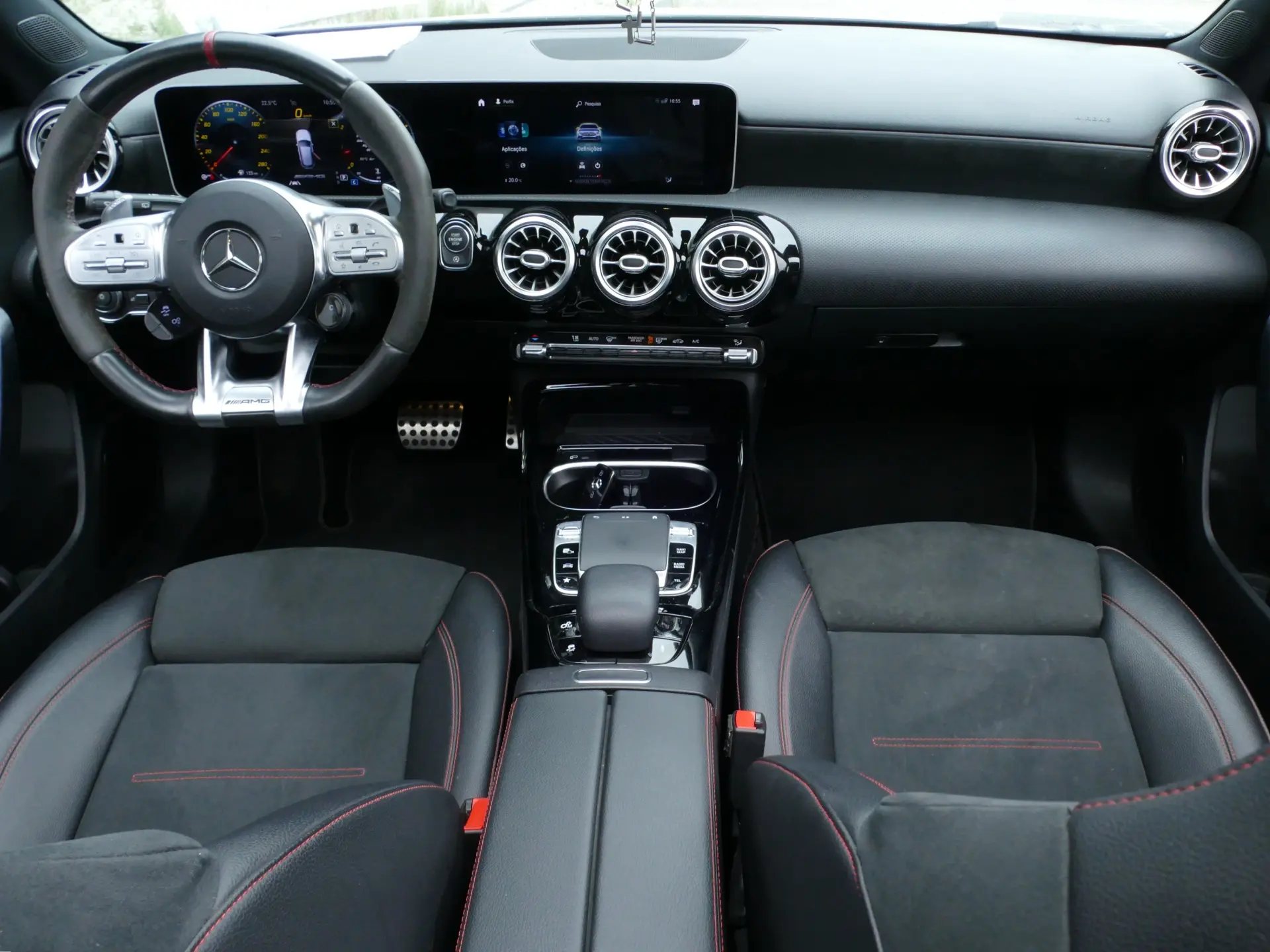 Mercedes-Benz A 35 AMG 4Matic 41