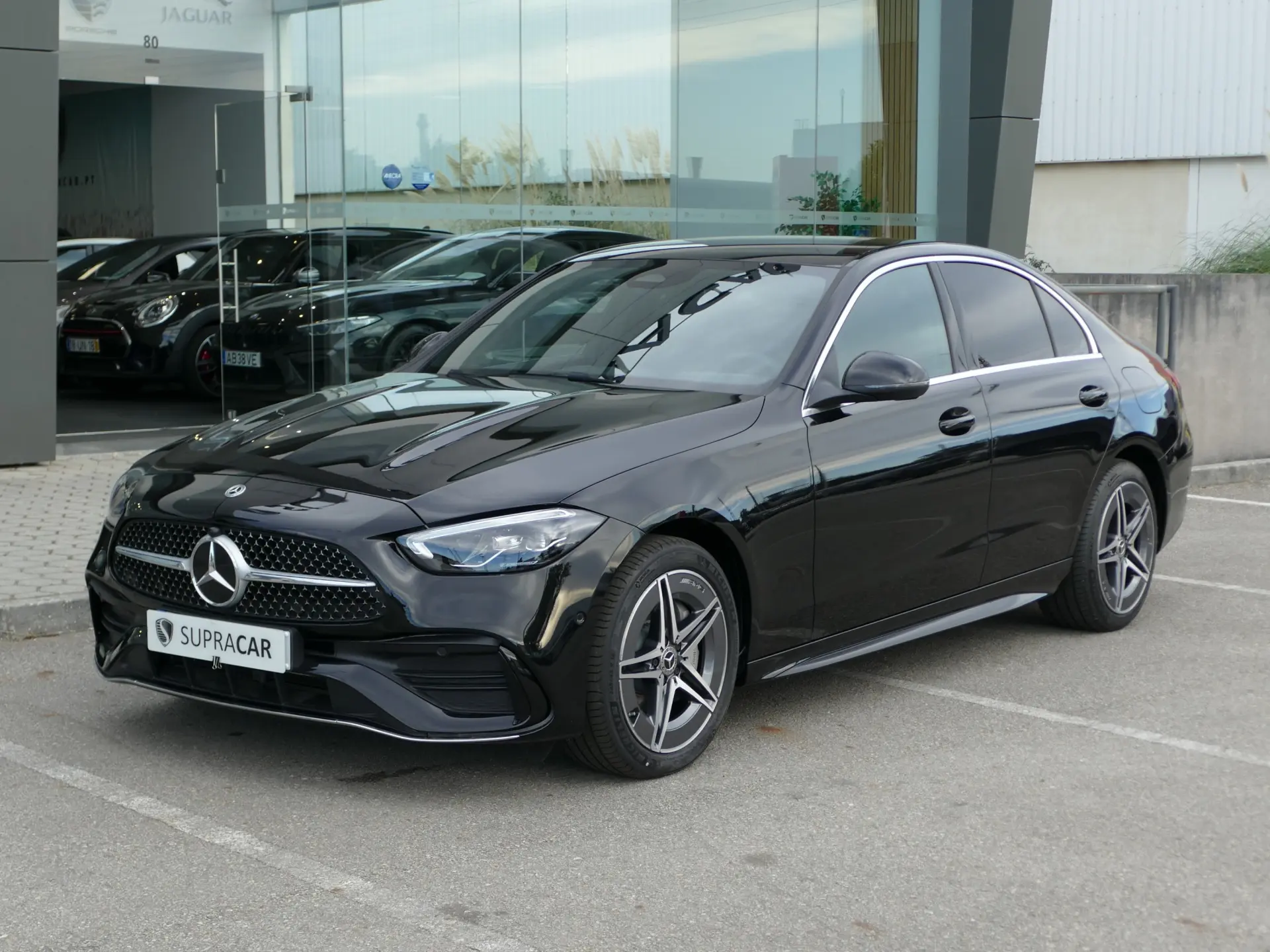 Mercedes-Benz C 300 e AMG Line 1