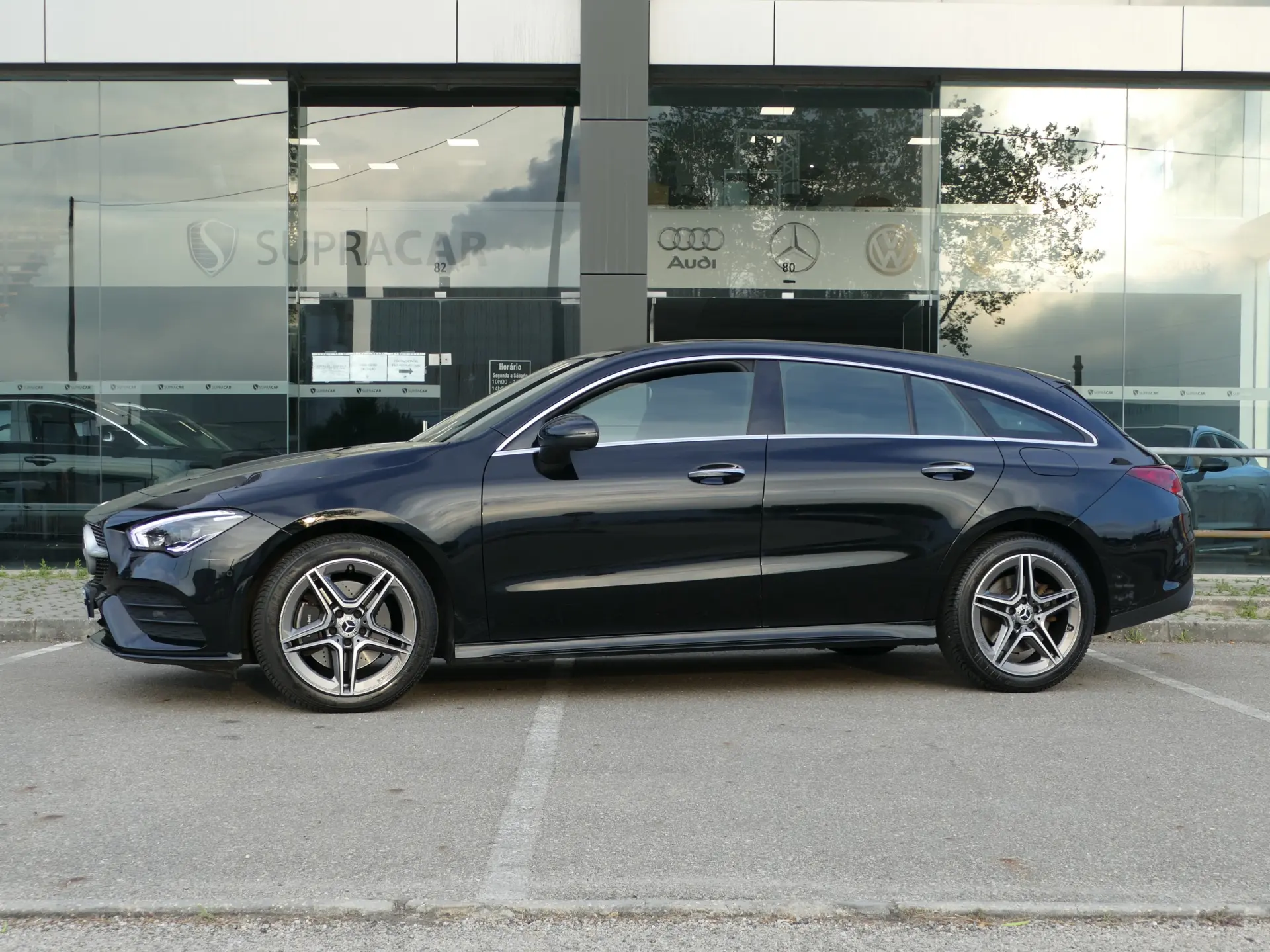 Mercedes-Benz CLA 250 e Shooting Brake AMG Line 39