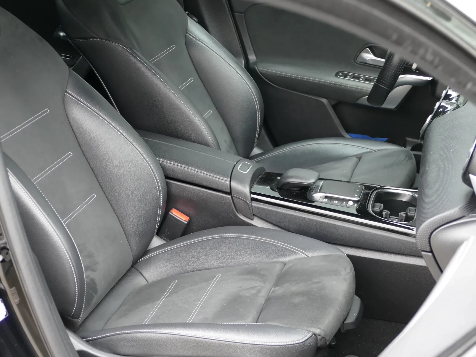 Mercedes-Benz A 250 Limousine e AMG Line 24