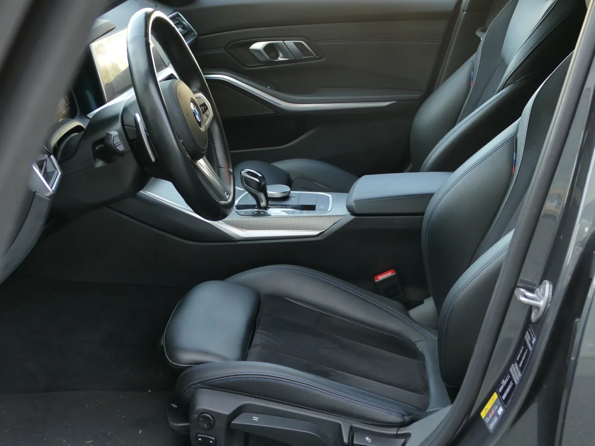 BMW 330 e Touring Pack M Auto 25