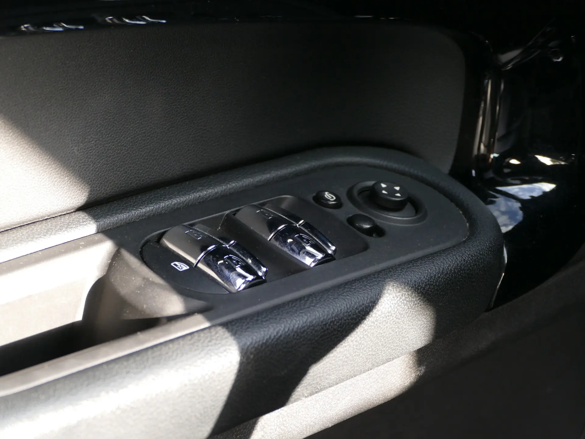 MINI Countryman Cooper SE ALL4 Auto 36