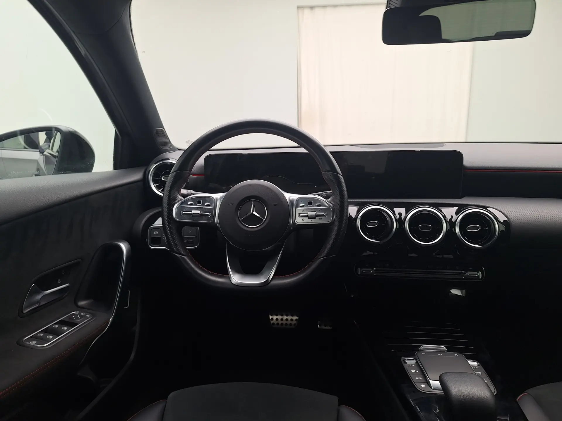 Mercedes-Benz A 250 e AMG Line 7