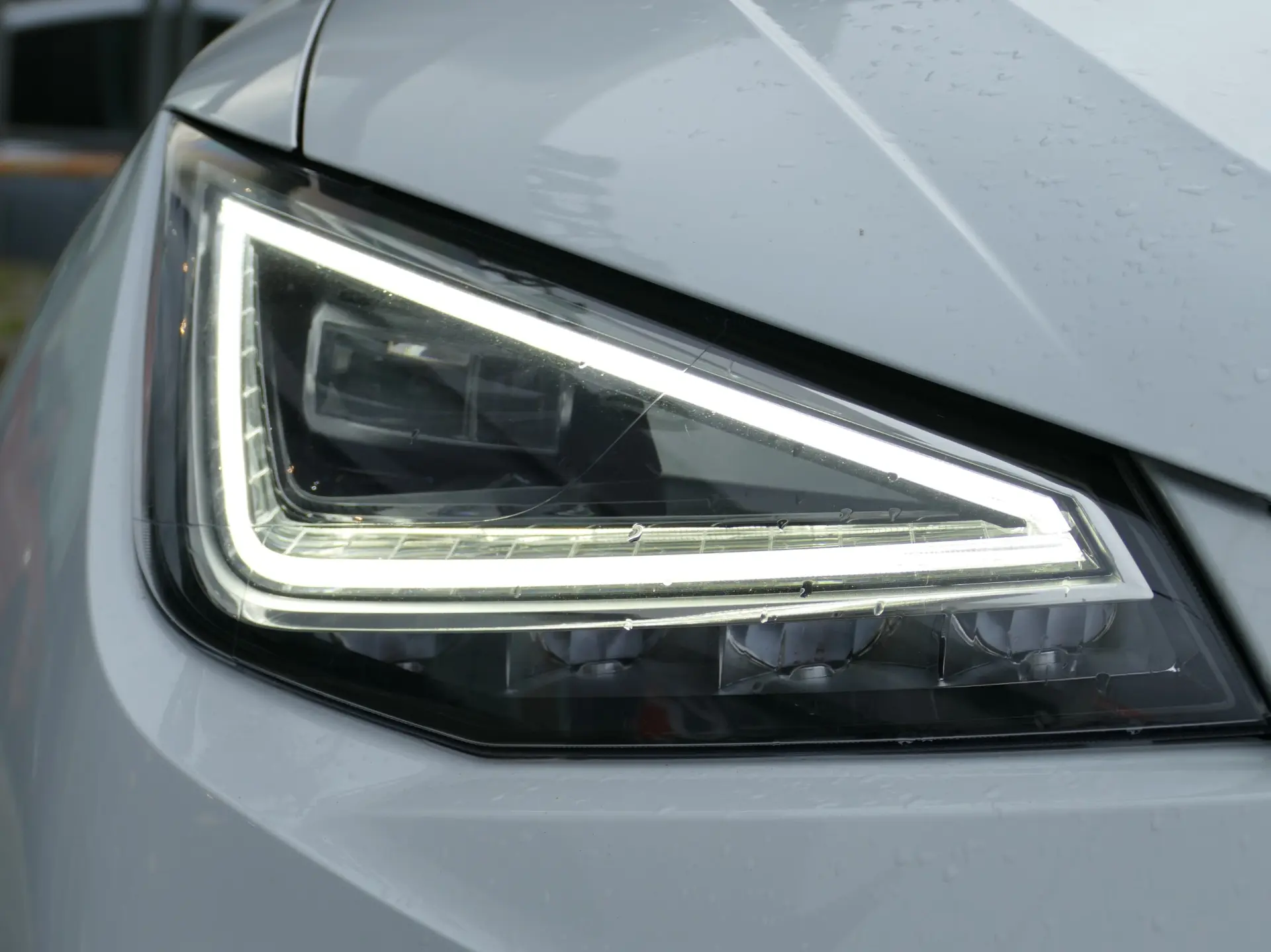 SEAT Arona 1.0 TSI FR 8