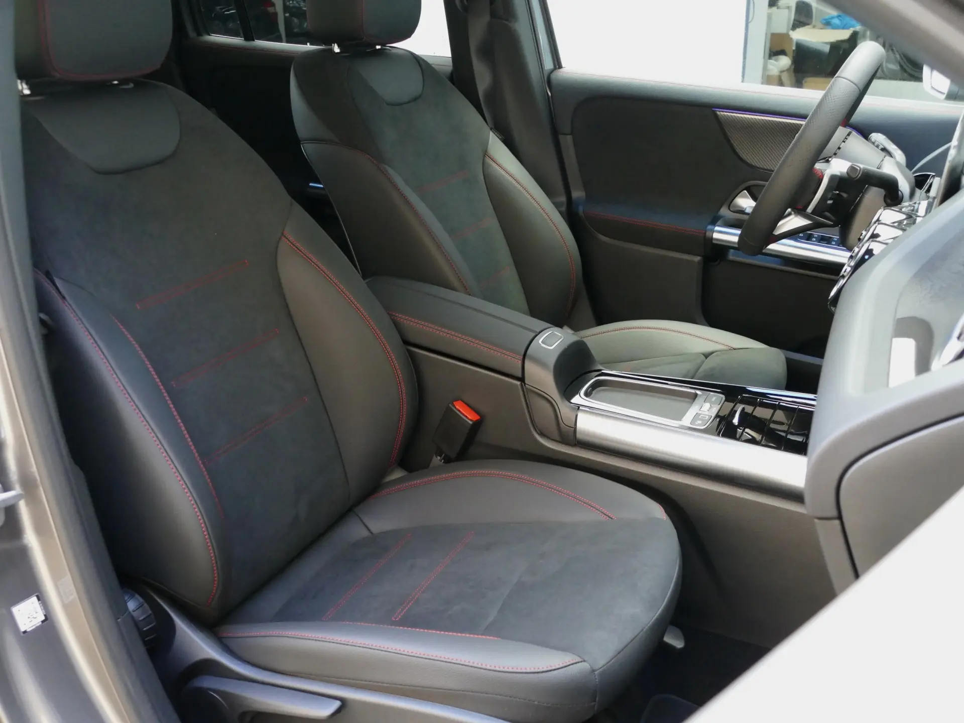 Mercedes-Benz GLA 250 e AMG Line 29