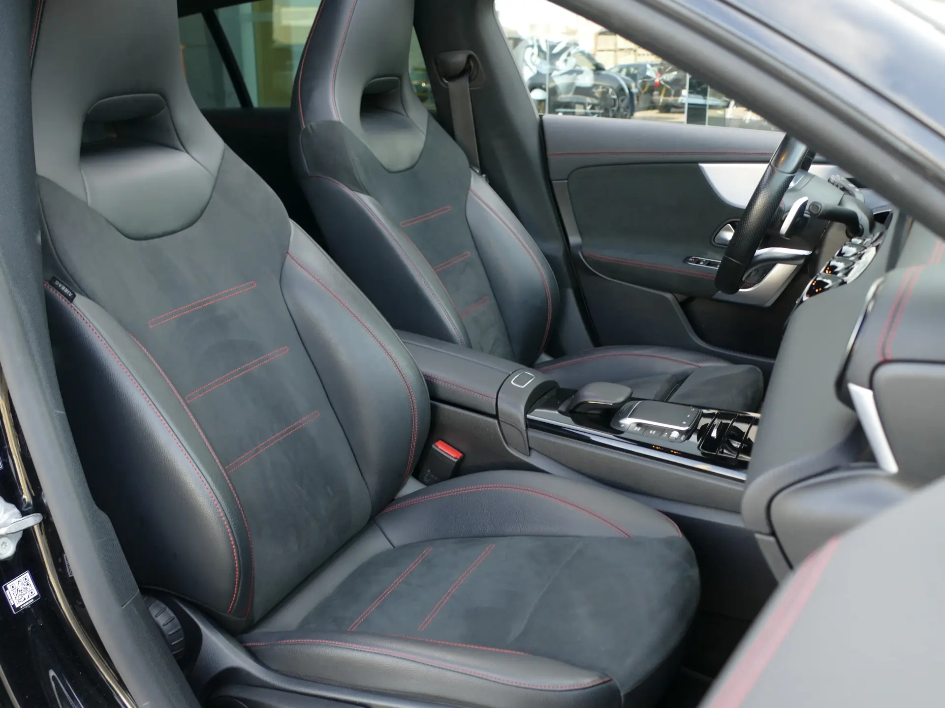 Mercedes-Benz CLA 250 e Shooting Brake AMG Line 35