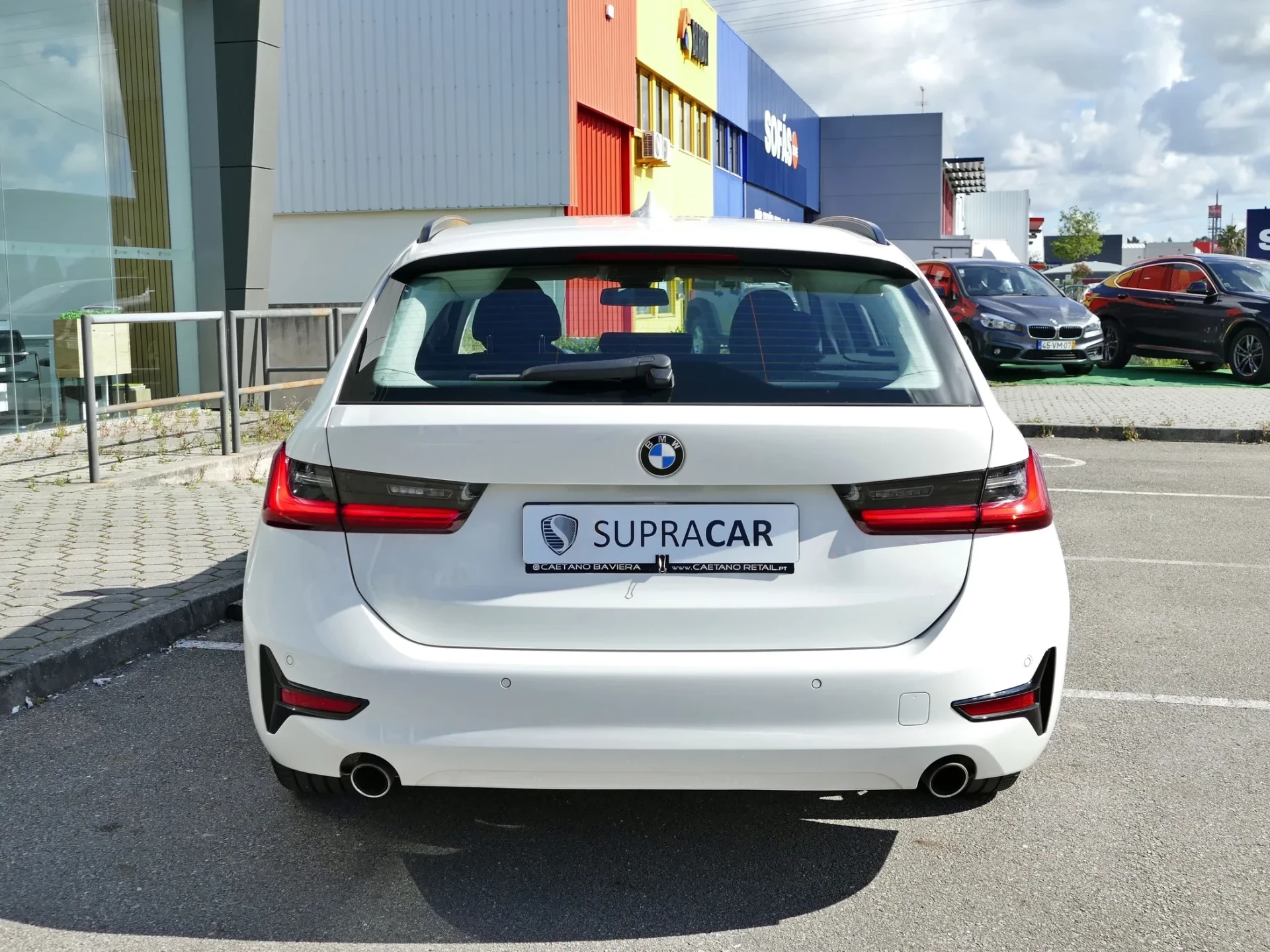 BMW 318 d Touring Corporate Edition 8