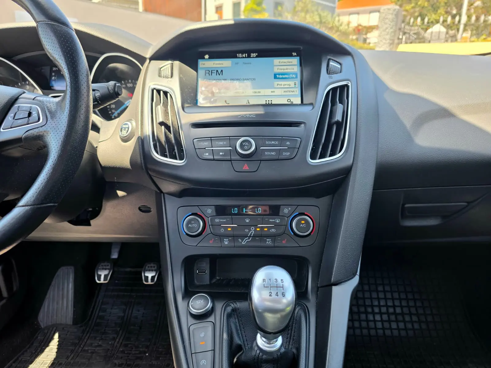 Ford Focus 2.0 TDCi ST-Line 29