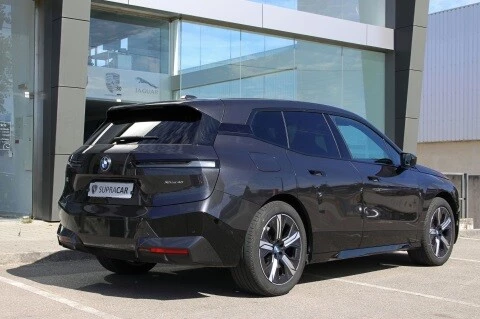 BMW iX xDrive 40 7