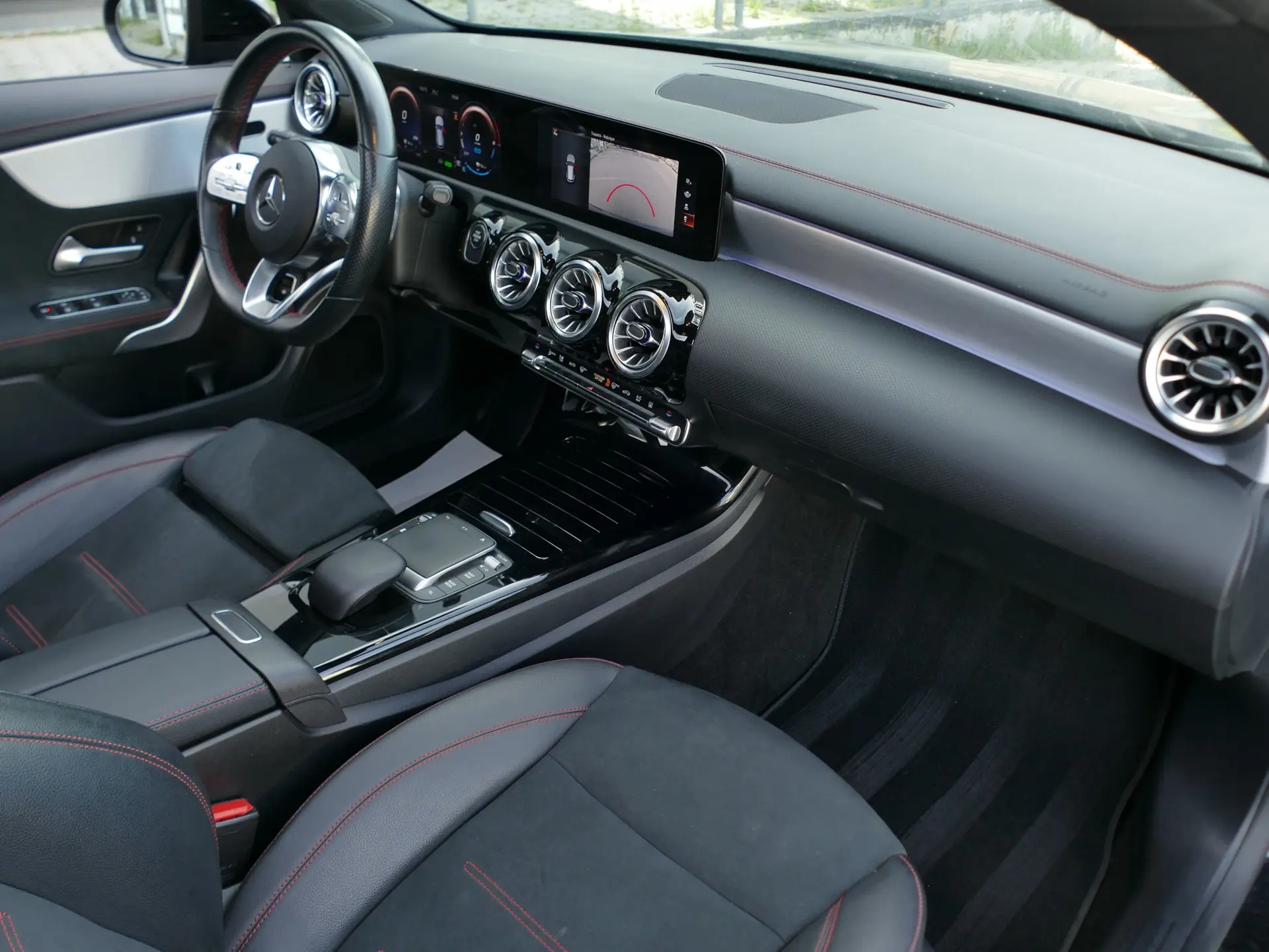 Mercedes-Benz CLA 250 e Shooting Brake AMG Line 34