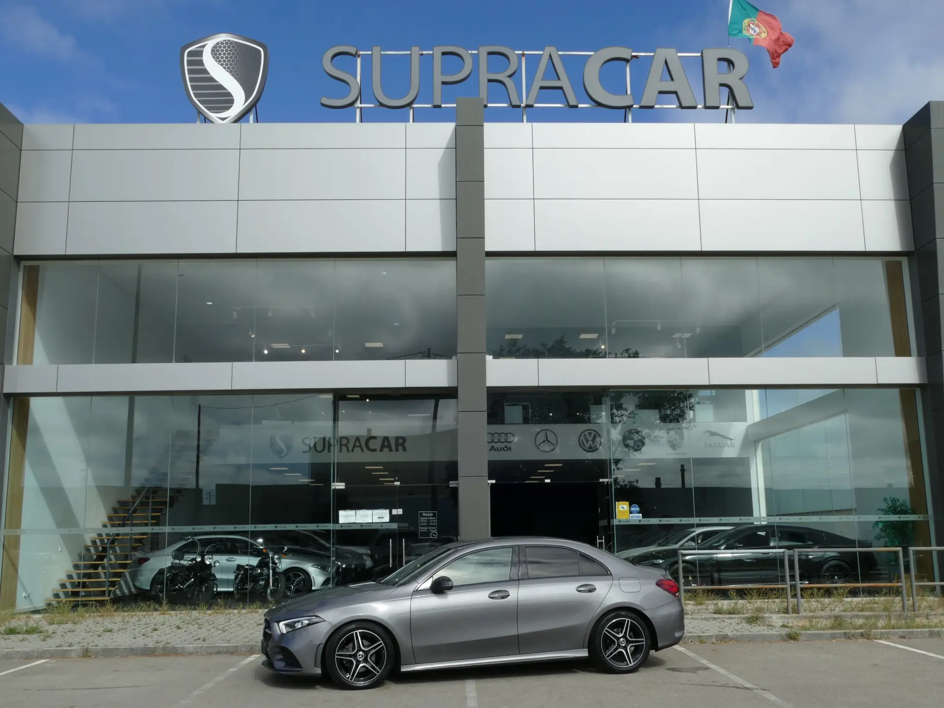 Mercedes-Benz A 180 Limousine d AMG Line Aut. 40