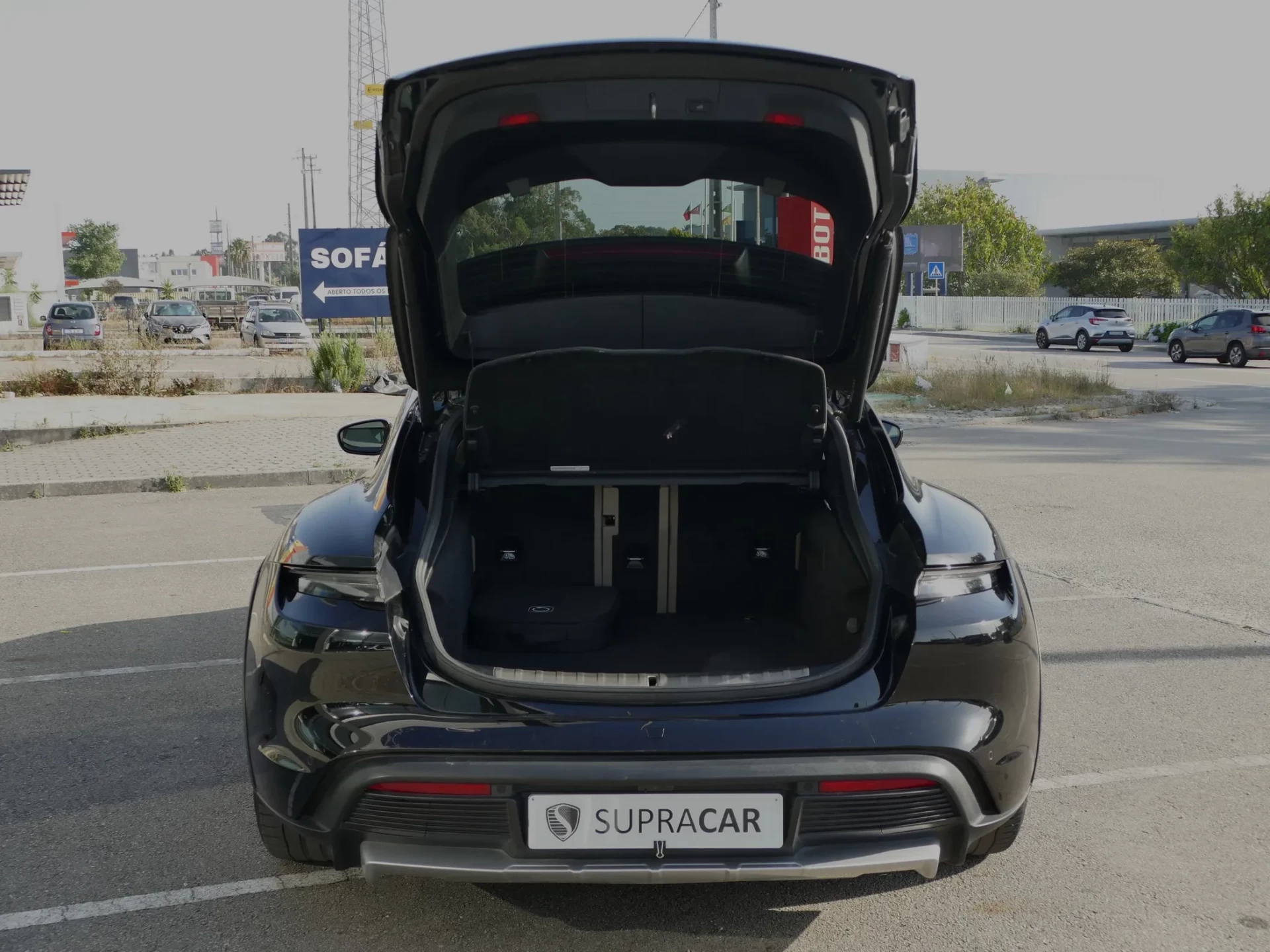Porsche Taycan Sport Turismo 4S 12