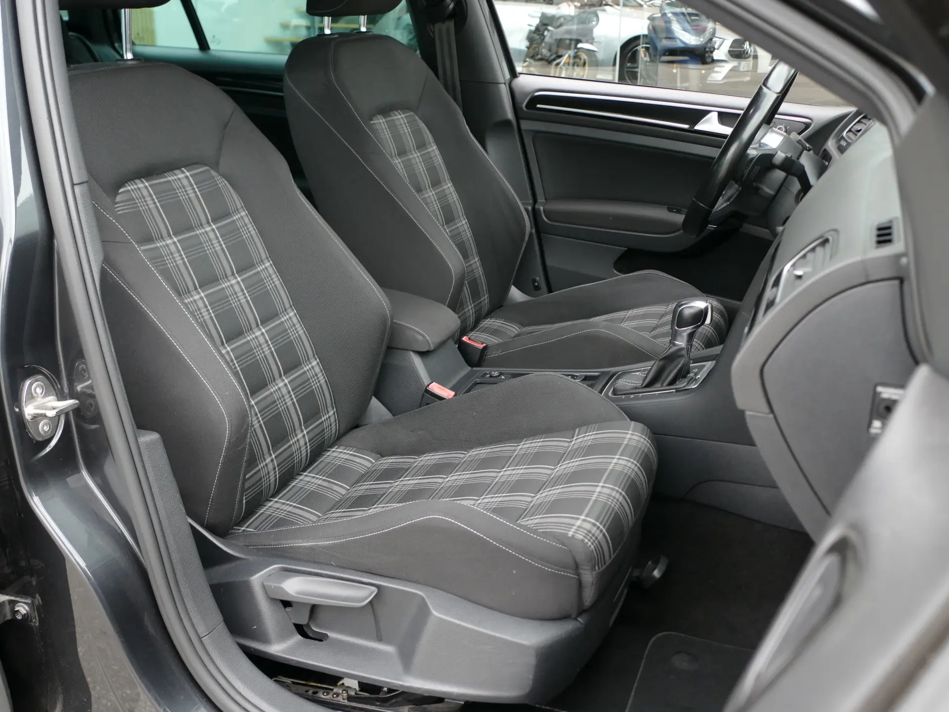 Volkswagen Golf Variant 2.0 TDI GTD DSG 31