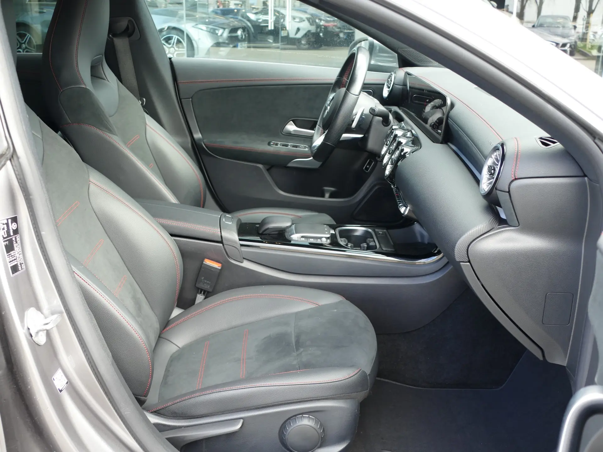 Mercedes-Benz CLA 250 e Shooting Brake AMG Line 27