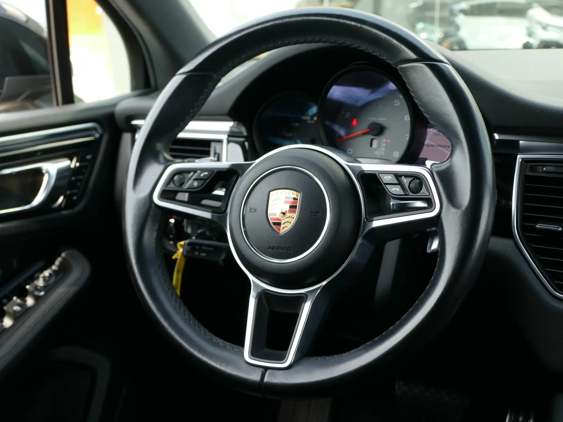 Porsche Macan S 41