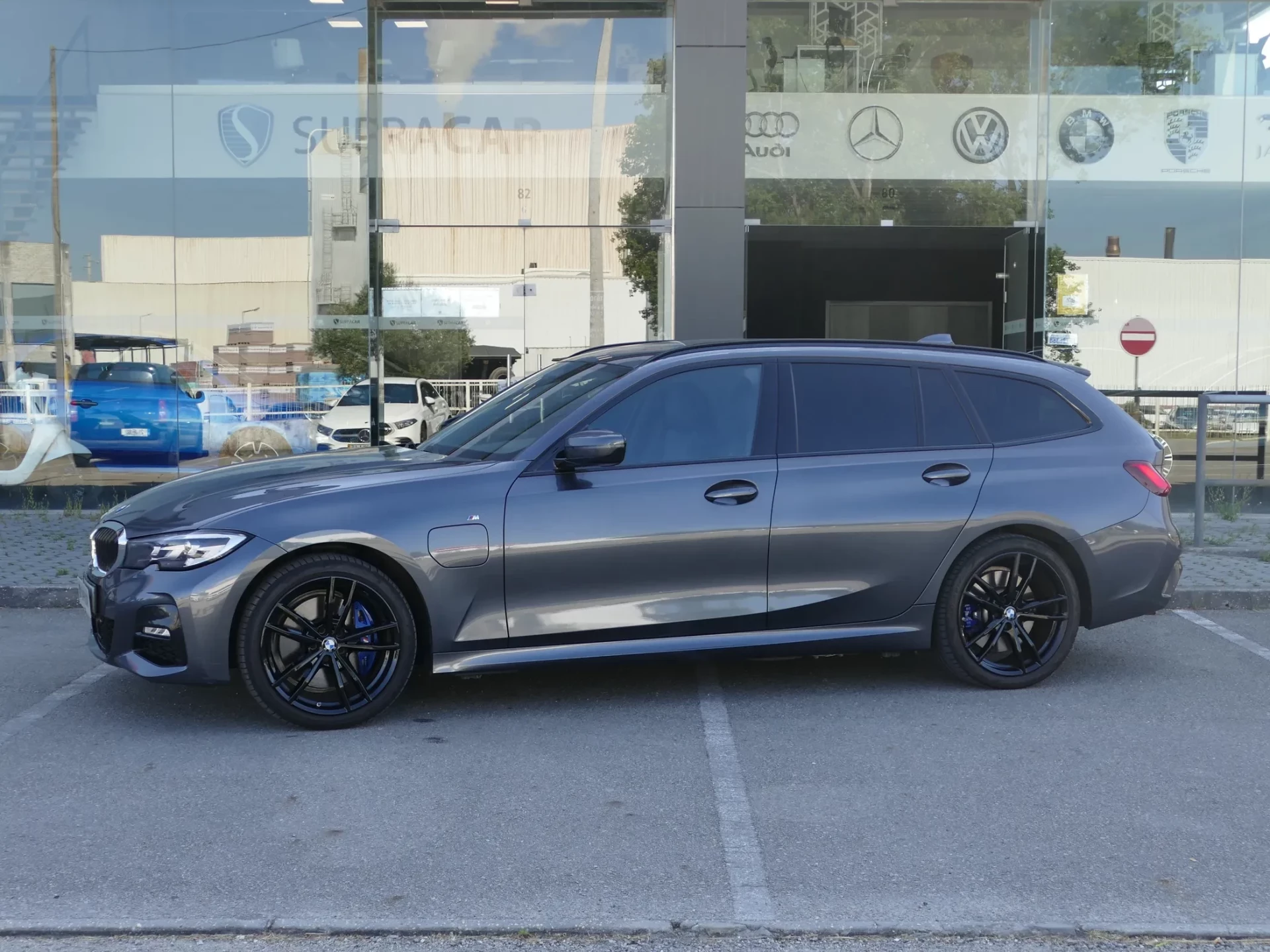 BMW 330 e Touring Pack M Auto 14